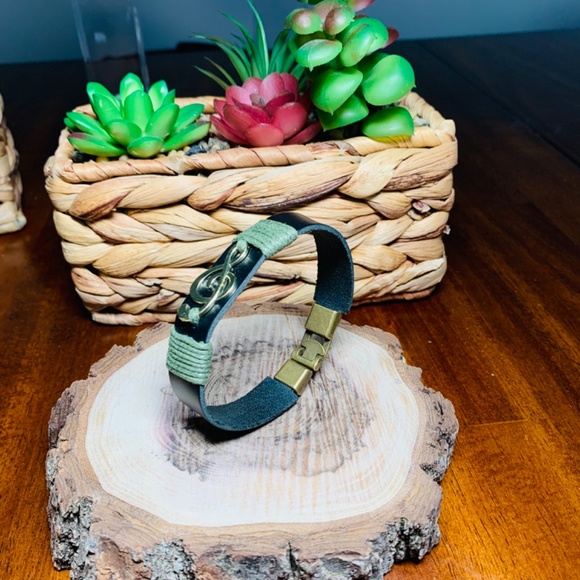 🎼HOST PICK🎼 Treble Clef Black Leather and Moss Green Cord Bracelet, with Brass - Picture 13 of 13